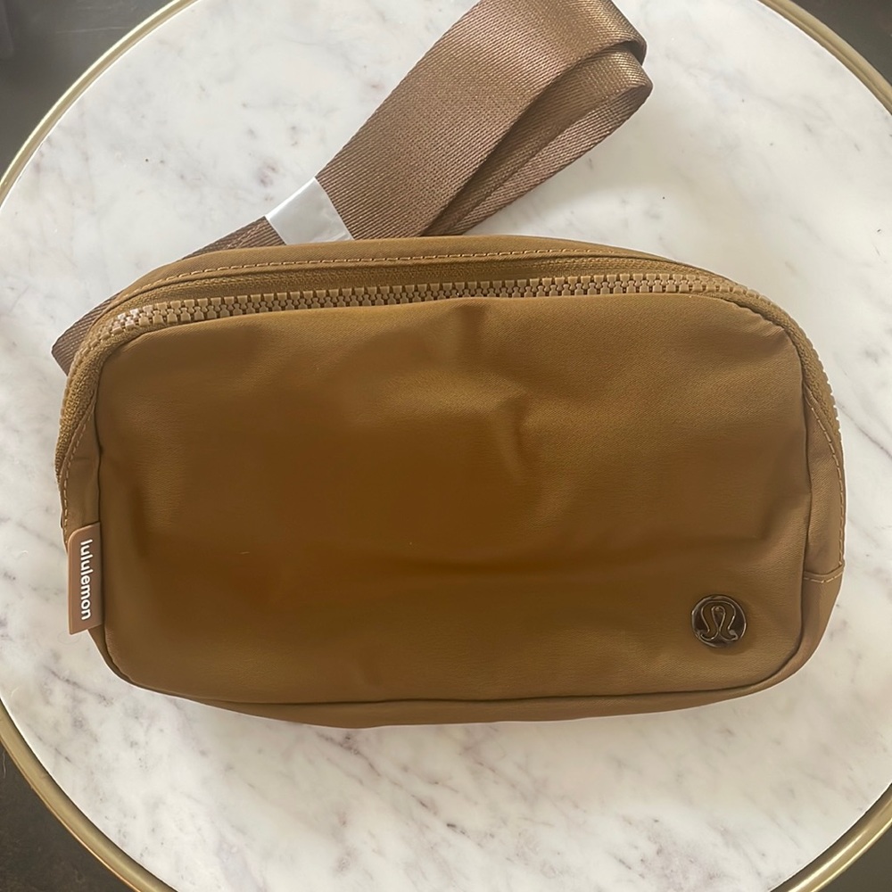 Lululemon Everywhere Belt Bag